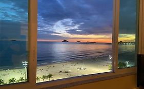 Apto. Leme 10º andar frente para o mar (vista espetacular)